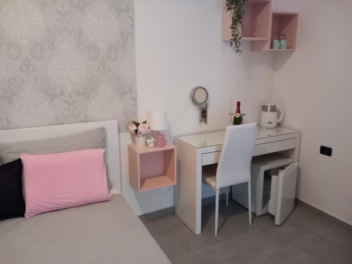 Room Ket Пула Екстериор снимка
